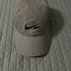 Gray Nike Golf Hat with Pattern